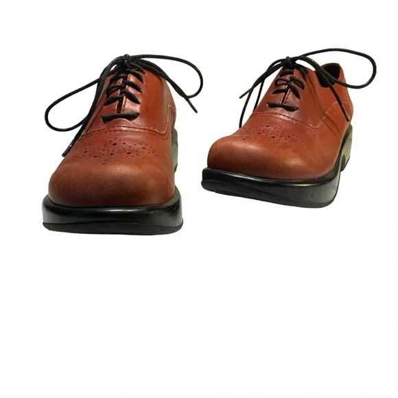 Dromedaris Red Oxfords Anti-Skid Outsoles with Rocker Bottoms Size US 7 - Picture 2 of 10